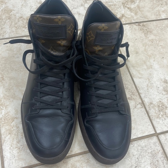 Mens Louis Vuitton size 9 high top sneakers - Picture 1 of 5